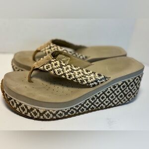 Volatile Island Womens 7 Wedge Sandals Raffia Upper EVA Comfort Insole Chic Vibe